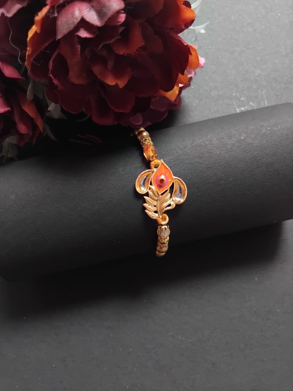 BUTTON CRYP Krishna Design Rakhi (Golden) – Rakhi with Roli Chawal, Greeting Card and Chocolate